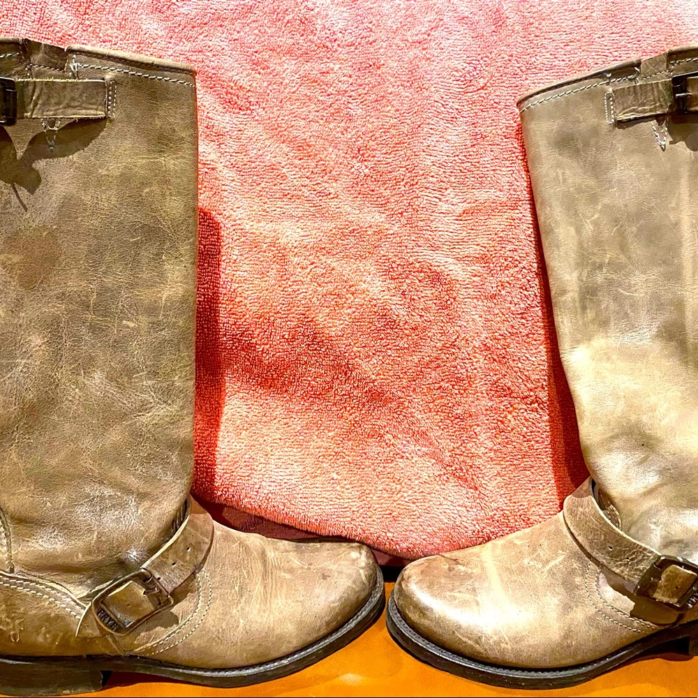 Frye buckle boot 6.5 gently worn